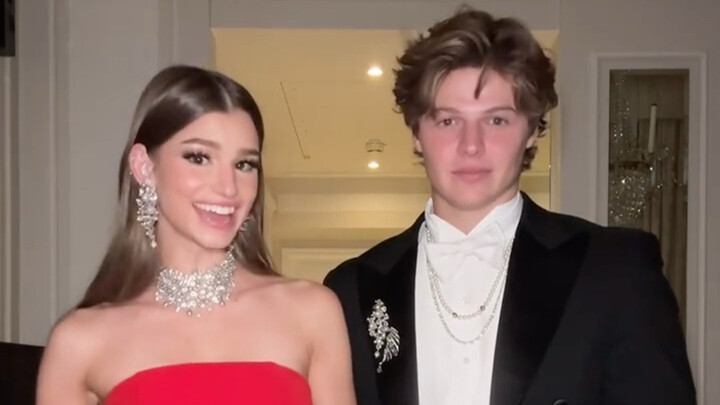 Cùng tôi đến Nhà hát Opera Vienna tham gia vũ hội 💃🏼