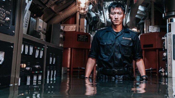 He finally wears the uniform again! The filming of Customs Front was completed and Nicholas Tse's gu