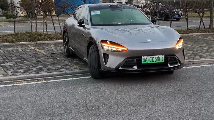 Kocak banget, inikah yang disebut parkir otomatis canggih dan mewah?