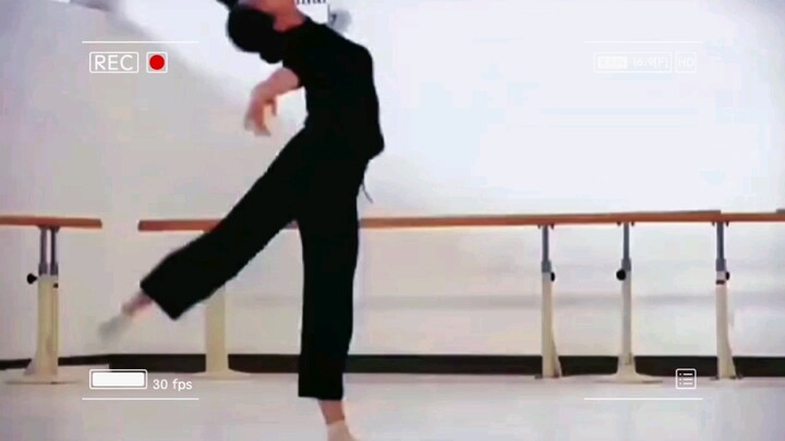 إنها تحب الرقص، وأنا أحبها