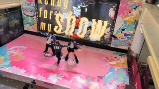 路过商场看到一个好燃的歌 有人知道是什么吗？