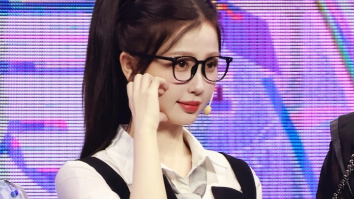 Ngakak banget! Netizen bilang untung dia jadi aktris, kalau enggak, energi ngilu dan geli kayak gitu