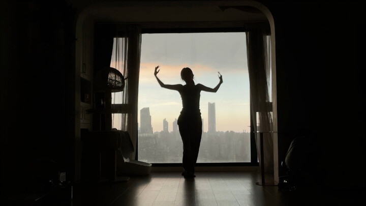 Use a dance to record the whole process of the rainstorm