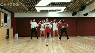 ماذا يحدث إذا فتحت لعبة Night Dancer الخاصة بـ TWICE باستخدام BTS Dynamite؟