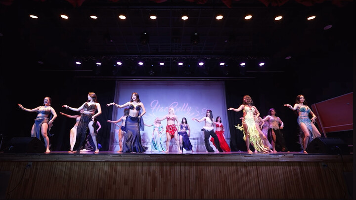 Korean beauty performs belly dance~