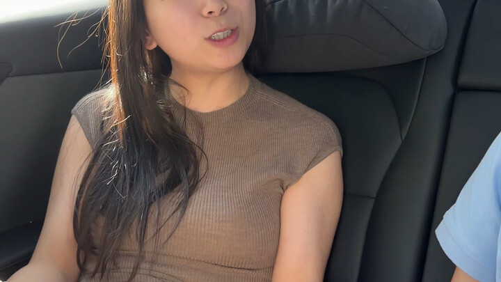 Liu Mi is going to give a speech on stage tomorrow—she looks great!