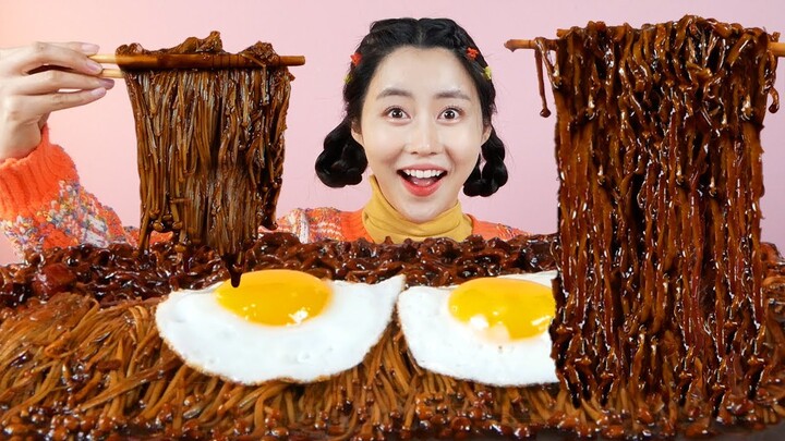 MUKBANG ASMR | Handmade Black Bean Noodles🍜, Enoki Mushrooms & Onion Kimchi Korean Eatingshow 아라 Ara