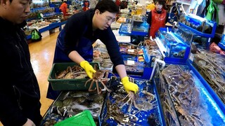 Great Cutting Skills. Sashimi, Giant Crabs, Seafood. Noryangjin Market, Seoul. Korea Street Food