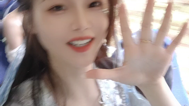 Hehehehe, hari ini pergi syuting nih! Main air!! [Bebas dari status jomblo doge][Bebas dari status j