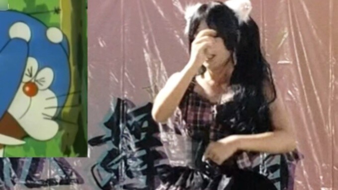 When the kpop random dance shows the otaku dance divine song!! The old second dimension rushed up an