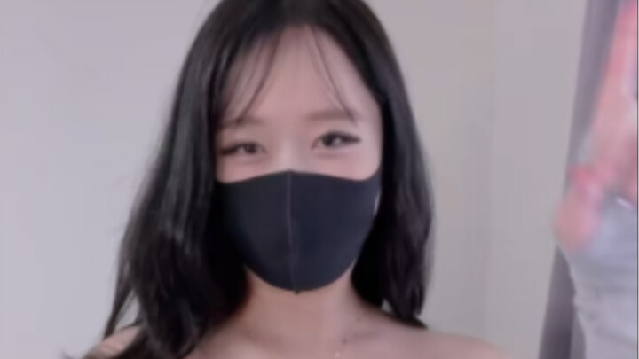 Meskipun aku tante, aku tetap sangat gugup.