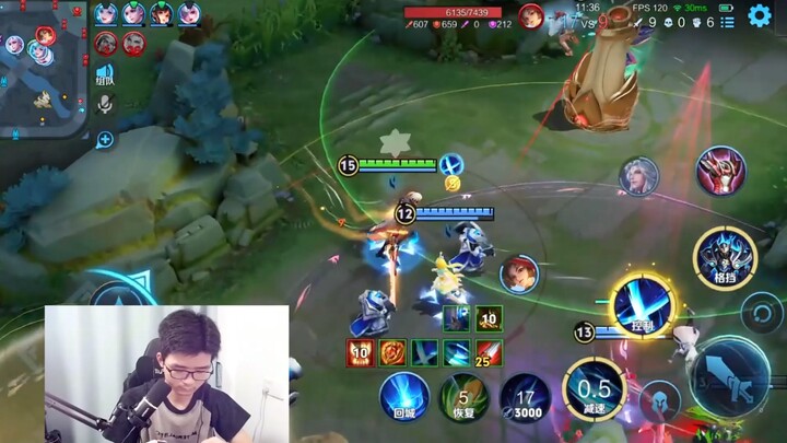 ใครไปจัดการไอ้ตัวใส่ชุดเกราะนั่นหน่อย?