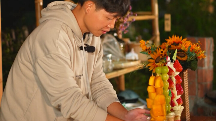 DIY Internet-Famous Dessert: Strawberry Tart!