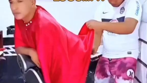lucunya kebangetan di ulang ulang tetap aja lucu....