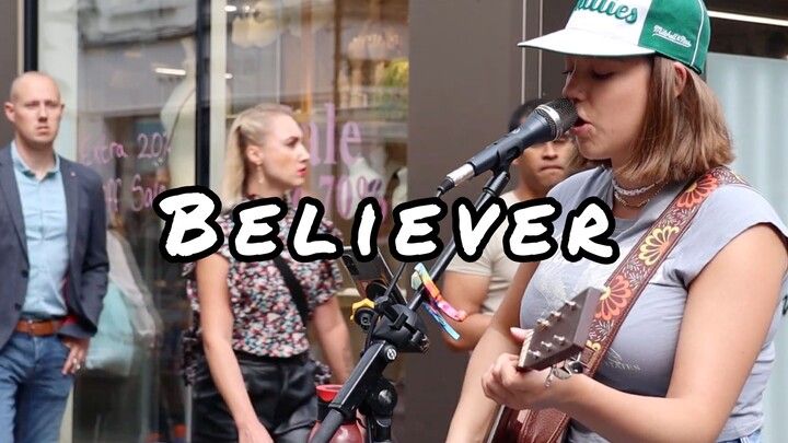 (คลิปการแสดงสด) หญิงสาวร้องเพลง Believer เพราะมากจนทุกคนต้องหยุดฟัง