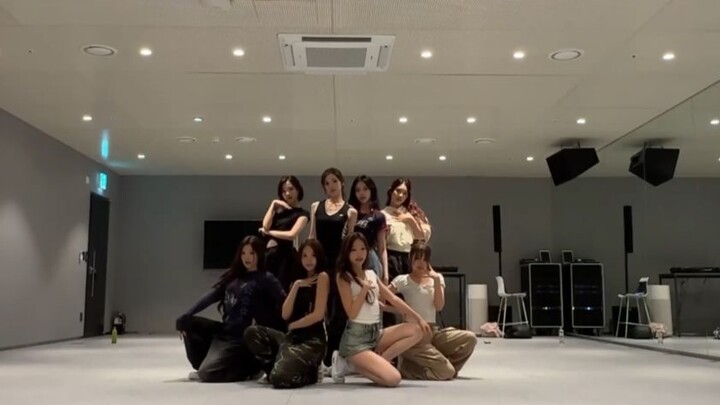 【4K ترجمة صينية】 Hearts2Hearts - Red Flavor (طعم الحُمْرَة) استوديو التدريب الرسمي