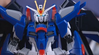 More handsome? Stronger? Bandai HGCE Ascending Freedom Gundam Assembly Model [Review]