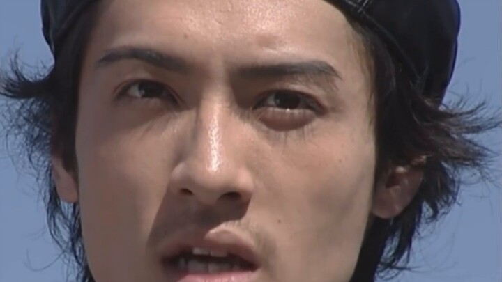 Interpreting some of the controversies and issues that provoke conflict in "Kamen Rider 555" (supple