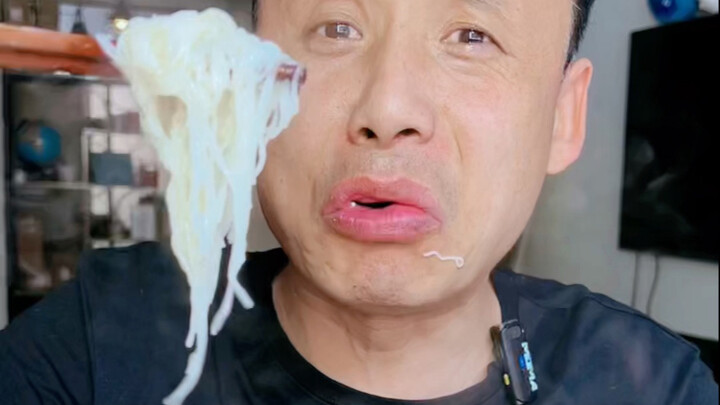 Thử thách mì sợi Phúc Kiến, bạn còn muốn xem tôi thử thách món gì nữa không?