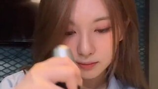 Một trạng thái tinh thần vượt xa tôi 10 năm trước… Khoảnh khắc Tik Tok của Bae Jin-sul BAE