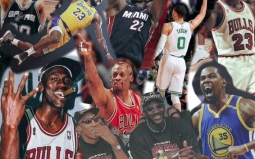 ทั้งคนเล่นบาสเกตบอลและไม่เล่นก็เงียบไป กลับไปซ้อมลูกบอลกันเงียบๆ...