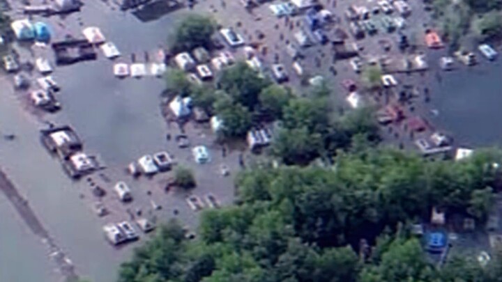 tolong guys kota ku banjir parah