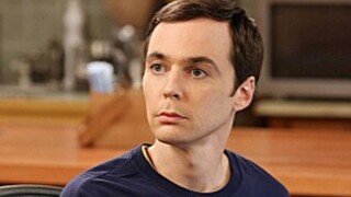 Sheldon thay đổi kiểu tóc và trở thành một chàng trai đẹp trai chỉ trong vài giây