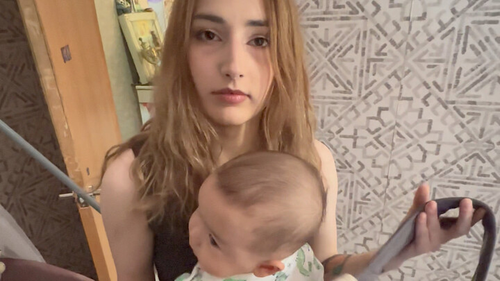 พากับภรรยาและลูกชายกลับจีนแล้ว～