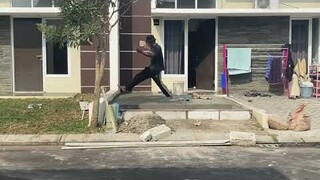 Tukang kaya raya ingin menjadi superstar…