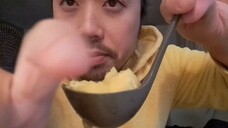 ASMR EATING SWEET & JUICY PINEAPPLE + AIR TRACING