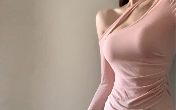 Broad shoulders, slender waist