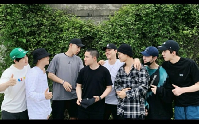 【EXO】Nếu bạn đã từng yêu EXO hoặc hiện vẫn còn yêu EXO, nhất định hãy xem video này.