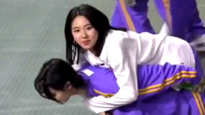 【TWICE】Pampering Little Sister