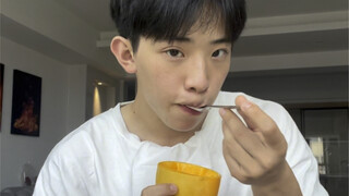 The way I imagine eating mango