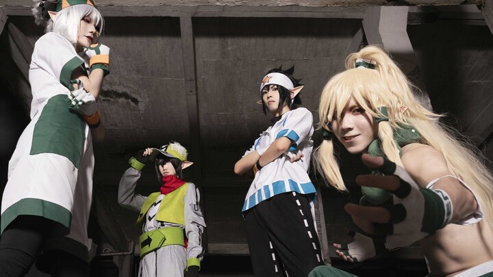 [Pseudo full cosplay members of Bump World]