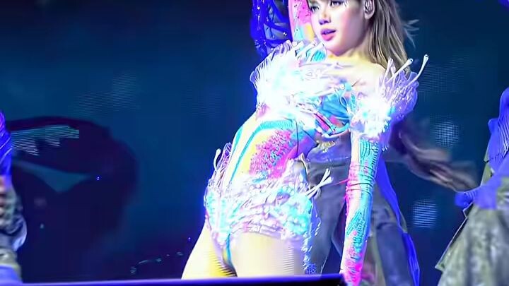 First video my bias💓😻