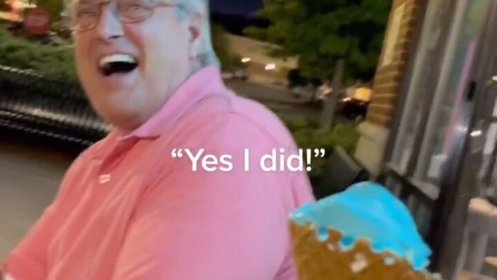 Ketika kamu memberi tahu ayah tentang rahasia yang telah disembunyikan selama sembilan tahun