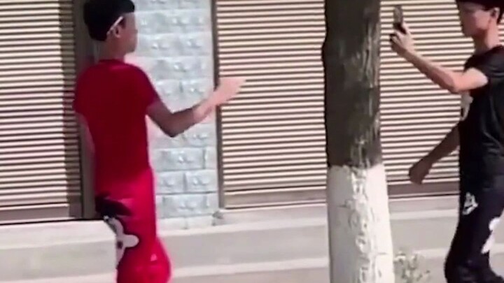 Healthcare is so convenient now—you can communicate with doctors right on your phone!