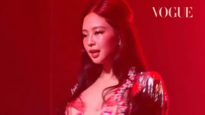 Lần đầu trình diễn ca khúc mới chưa từng phát hành! After party của Chanel với JENNIE
