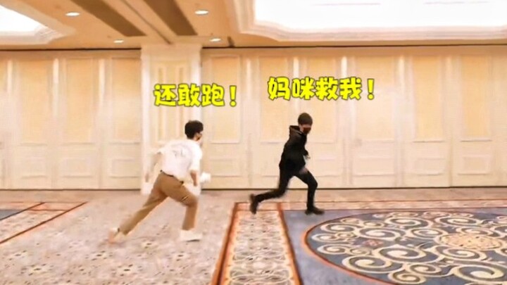 “Mommy! My brother’s hitting me again—aren’t you going to do something?!” A heartwarming everyday sc