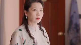 老太太真是优雅了一辈子，哪怕年过八十，也依然会像年轻时候一样去喜欢的餐厅喝下午茶，吃喜欢的点心