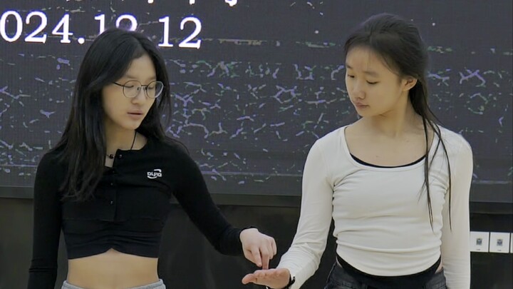 艺术节舞蹈（叶子睿 王思妮）