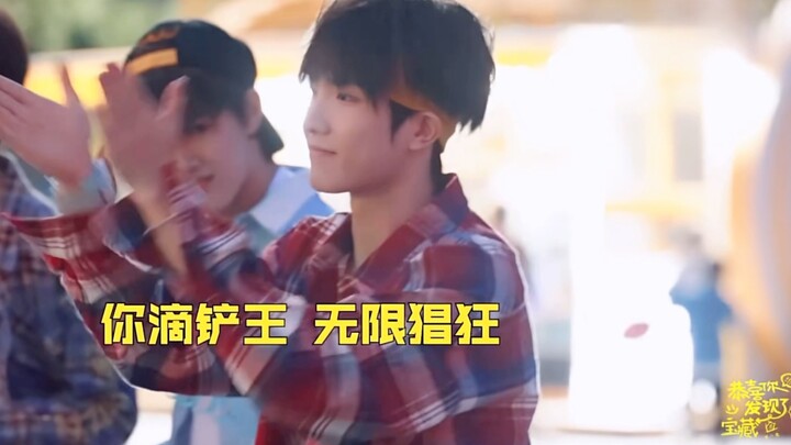 Extroverted Xiao Su battles square dancing online [Su Xinhao]