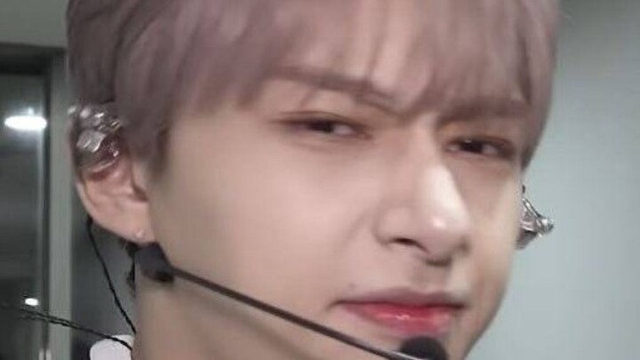 [Wen Junhui] Is this really the kind of laugh an idol would make???