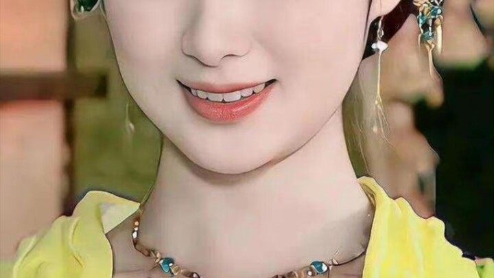 An ancient‑style beauty who’s famous in dramas but not in real life—can you believe this is actually