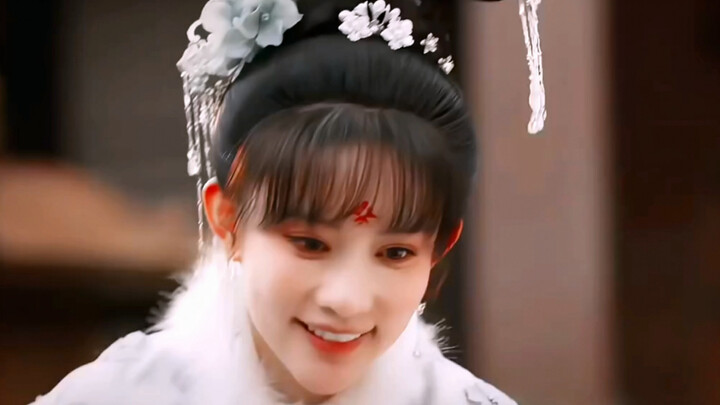 Sejak kecil aku sudah suka sama dia, tapi malah disembunyikan biar nggak ada yang tahu.