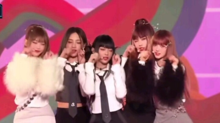 MAMA đã xử tử Minatozaki Sana công khai bảy lần vào tối nay