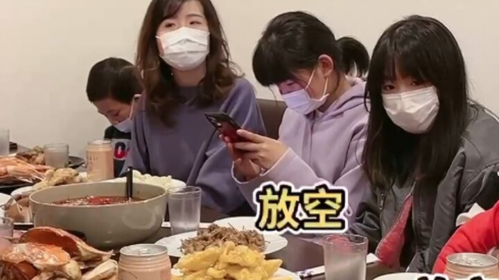 福建人在日本混在东北人里过新年 感觉已经在黑龙江喝哈啤了