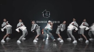 The dance studio version of Little Rainbow Xu Mengjie's "TAG" has been delivered, please check