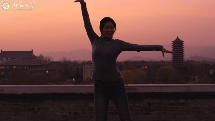 Điệu nhảy denim này dành tặng cho bạn – người vừa chăm chỉ, thực tế lại luôn mang trong mình niềm đa